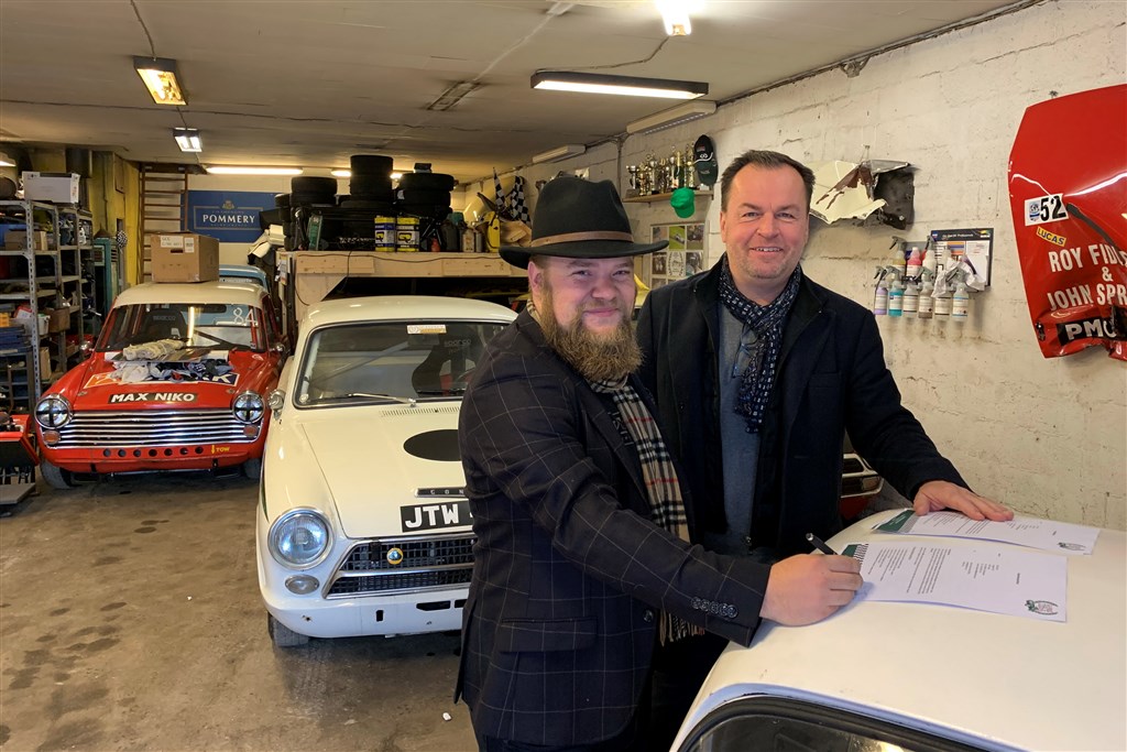 Nikolaj E. Mortensen fra SixtyFixers og Jens Peter Lange fra Classic Race Aarhus
(Foto: Classic Race Aarhus)